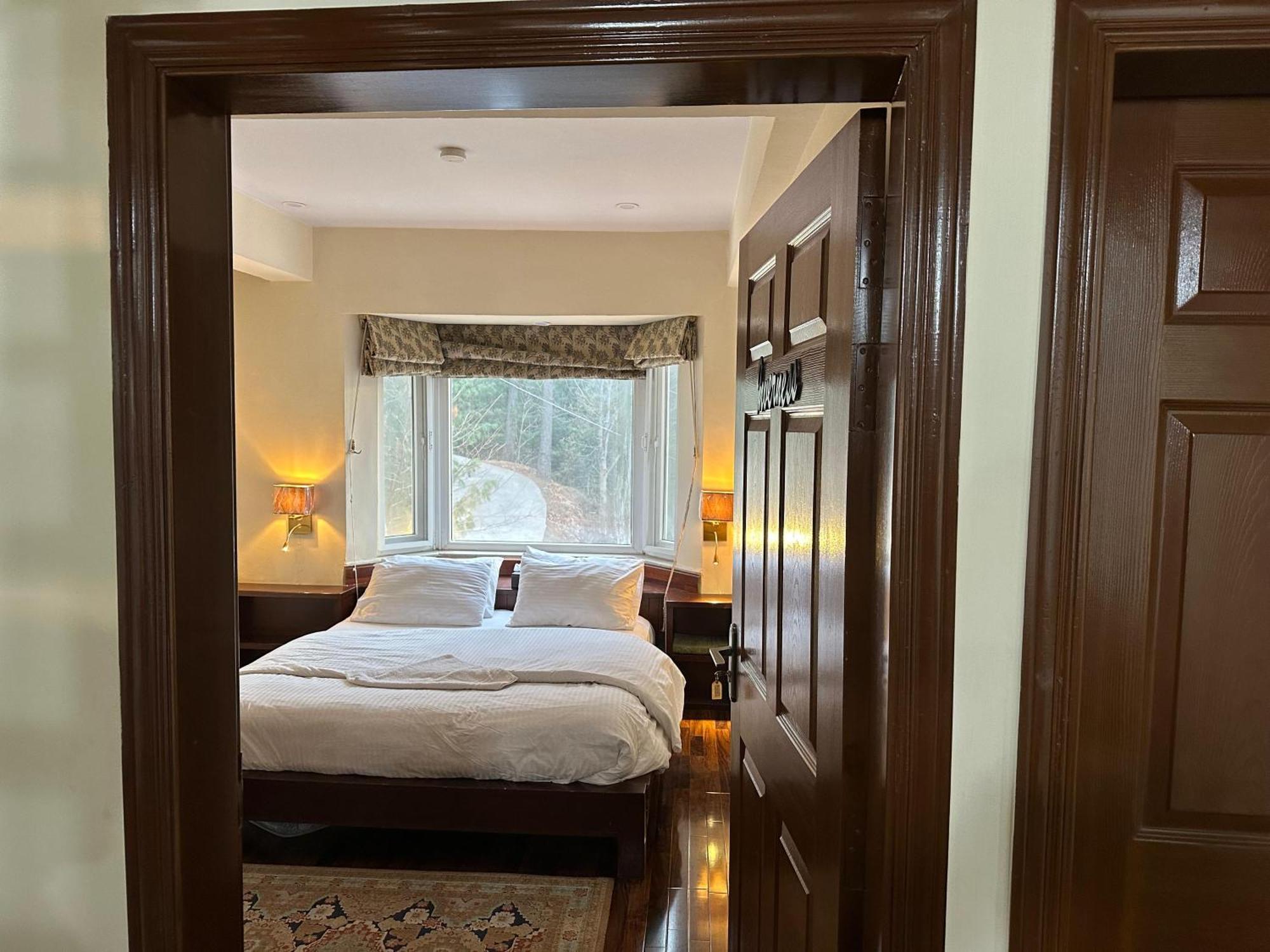 Sarah'S Lodge 무레 외부 사진